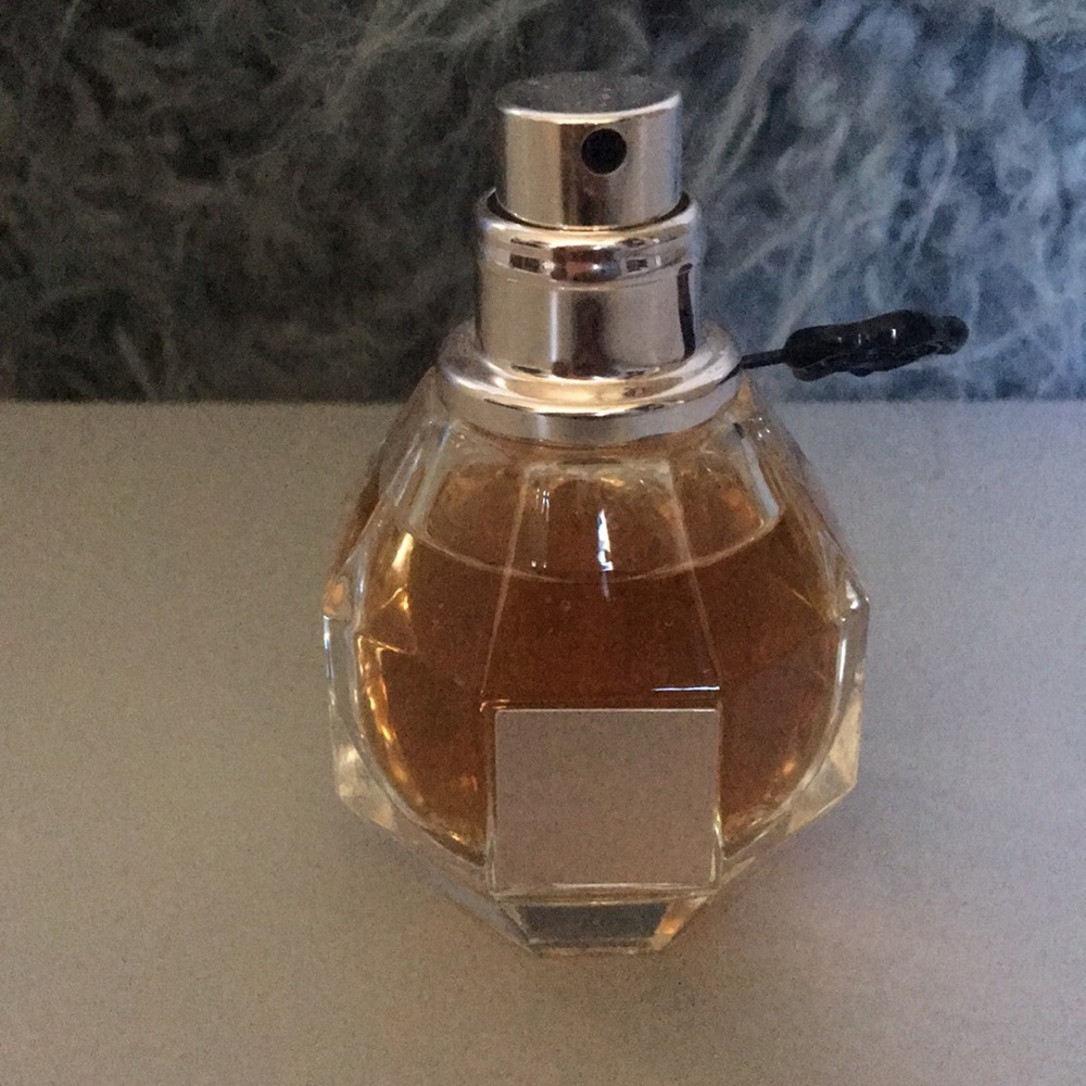 Flowerbomb by Viktor and Rolf. 1 FL. Oz.